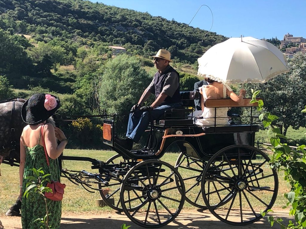 Transporteur de la mariée à la Mairie de Simiane La Rotonde